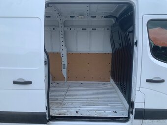 Renault master 2.3dci 2020 , 110kw L2H2 , ČR - 10
