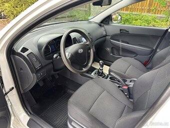Hyundai i30 CW 1.6Crdi 66kw FIFA - 10