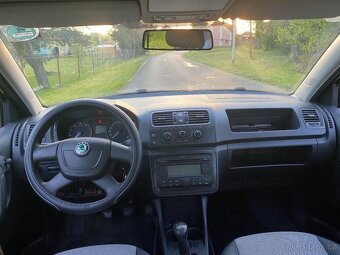 ŠKODA FABIA 1,4 MPI RV 2010 - 10