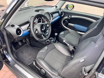 Mini Cooper 1.6 88KW,XENONY,KLIMA,KůŽE,ESP - 10