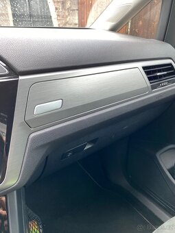 VW Touran 2.0 TDi 110kw 5míst, Webasto, masáž - 10