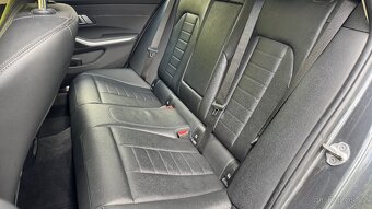 BMW 320d Touring xDrive • Luxury Line • 140 kW • 1. majiteľ - 10