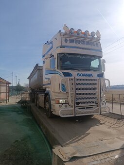 Scania R560 6x4 tahač traktor - 10