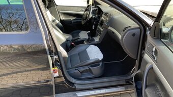 ŠKODA OCTAVIA 2.0TSI RS XENONY - 10