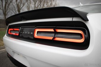 NOVÝ Dodge Challenger SRT 6.4 HEMI - 10