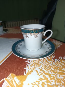 Hrnečky, skleničky, šálky a podšálky - 10