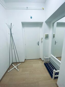 Pronájem nově zrenovovaného bytu 2+kk, Tábor - Hus. nám. - 10