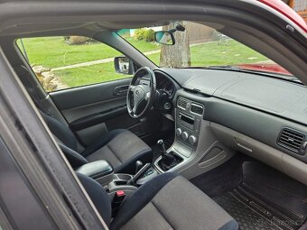 Subaru Forester 2.0 i - 10