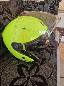 přilba , helma - 10