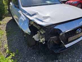 Hyundai i30 1.6 crdi r.v 2018 havarovane pojizdne - 10
