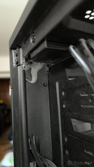 pocitacovy skrin nzxt - 10