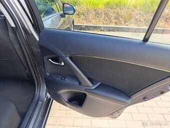 Prodám Toyota Avensis 2,0 D 93KW r.v. 2011 - 10