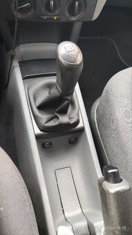 Skoda fabia combi 1.4 TOP STAV , BEZ INVESTICI - 10