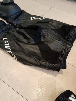 Dainese Laguna Seca 5-Pánská kožená moto kombinéza, dvoudíl - 10