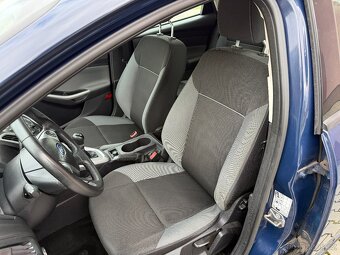 Ford Focus MK3 1.6i Benzín 77kw 2012 Serviska Nová STK DOVOZ - 10