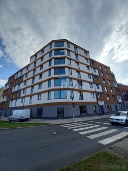 Pronájem prostorného bytu 2+KK s terasou Plzeň - Slovany, ul - 10