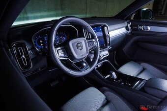 Volvo XC40 B3 Plus Bright 2023, len 25 000 km, HK hudba, DPH - 10