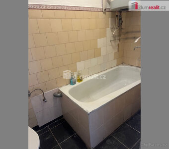 Prodej RD 5 +1 140m2 Velešín pozemek 456m2 stodola 2 garáže  - 10