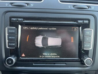 VW Golf 1.6 MPi Senzory, ALU, Výhřev Sedadel - 10