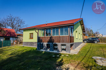Prodej rodinného domu s úžasným výhledem a perfektní dostupn - 10