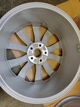 Alu kola 5x112 R18 VW T-Roc - demont - 10