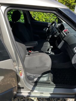 Škoda Roomster Scout 1.4 + GPS - 10