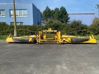 New Holland FR 850, řezačka - 10
