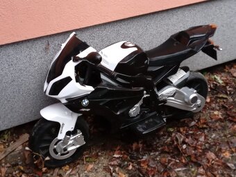 BMW elektro motorka - 10