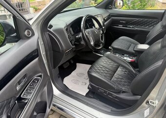Mitsubishi Outlander 2,4 PHEV Top 4WD odpočet DPH hybridní - 10