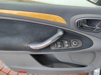Prodám Ford Galaxy - 10