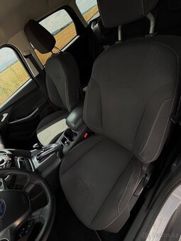 Ford Focus 1.6i - 10