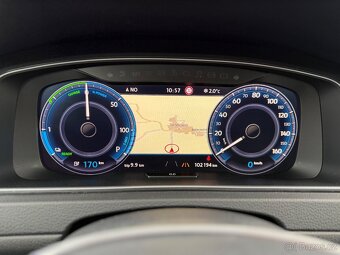 Volswagen e-Golf 100kW FCL/TČ/VIRTUAL/KESSY/DPH - 10