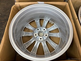 ORIGINÁLNÍ ALU KOLA HYUNDAI I40 8Jx18 ET46 5X114,3 - 10