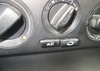 Škoda Octavia 1,6 75KW TOUR naj 179 000 km benzín manuál - 10