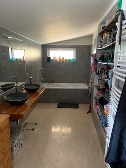 Prodej RD 6+kk Drnholec o 298 m2 před dokončením rekonstrukc - 10