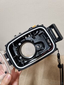 Sony a6400 + 16-50mm f/3.5-5.6 + voděodolné pouzdro - 10