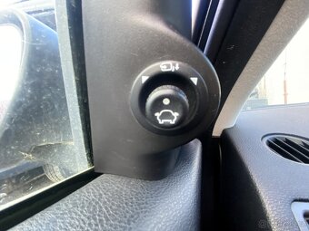 Ford Mondeo mk3 2.2 TDCI 114kw - 10