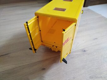 Bruder Přepravník na koně, DHL, traktor - 10
