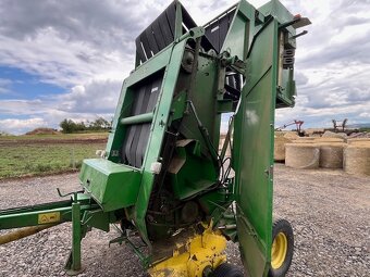 Lis na kulaté balíky John Deere 590 - 10
