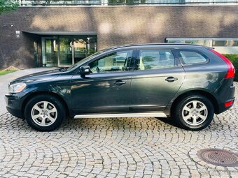 Volvo XC60 2.4D 5VÁLEC 4x4 120KW MANUÁL BEZ KOROZE - 10