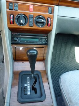 MERCEDES BENZ  E 220 - 10