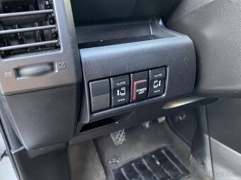 Mazda 5 2.0MZR-CD , 105 kW nafta, 2010 - 10