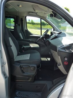 Ford TOURNEO CUSTOM 2.2TDCi 155Hp LONG 08/2015 8 MÍSTNÉ - 10