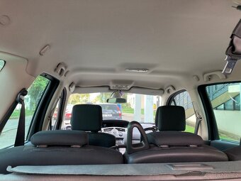 Renault Grand Scenic 2.0DCI 110 kW - 10