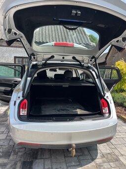 Opel Insignia sport TOURER 2.0 kombi rv 2011 - 10