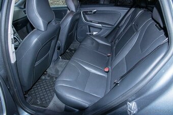 Volvo V60 2.0 D2 88kw VEA, r.v. 2017, man. převodovka - 10