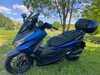 Prodám HONDA FORZA 125 ABS SMART TOP BOX - 10