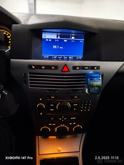 Opel Astra H 2.0T - 10