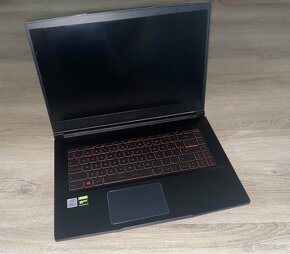 Prodám herní gamingový notebook MSI GF63 Thin 10SC-068CZ - 10