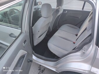 Ford fusion 1.6 74kw benzín 2.maj serv knížka klimatizace - 10